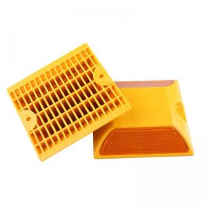 China Plastic Cat Eye Reflective Marker for Road Construction Red and CE ISO9001 Certified on sale