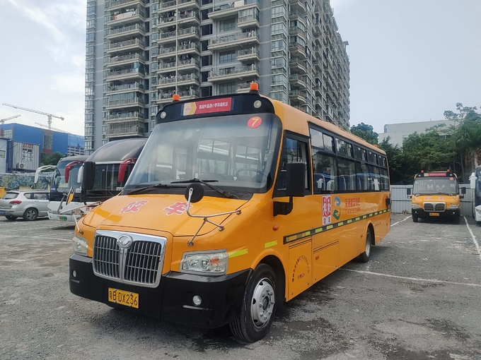 Shang Rao Second Hand 52 Seater Bus LHD Steering Position Diesel Pre Owned School Buses
