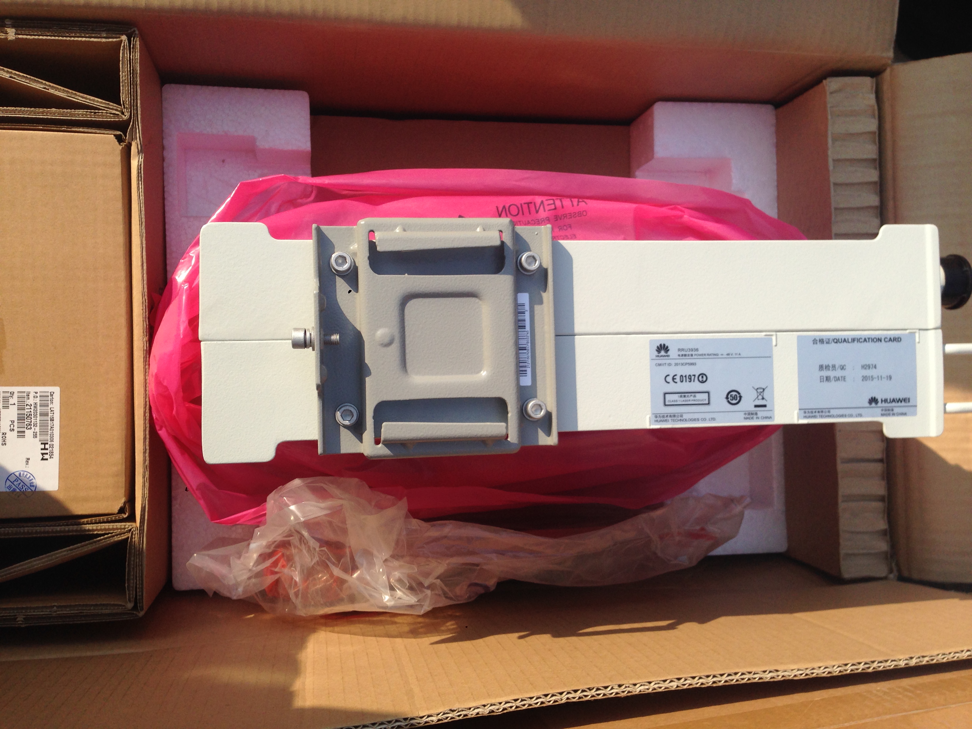 2600MHz 4T4R Huawei Wifi Router 48VDC 9.8G RRU3281 WD5MLRUYG7J 02311PKC
