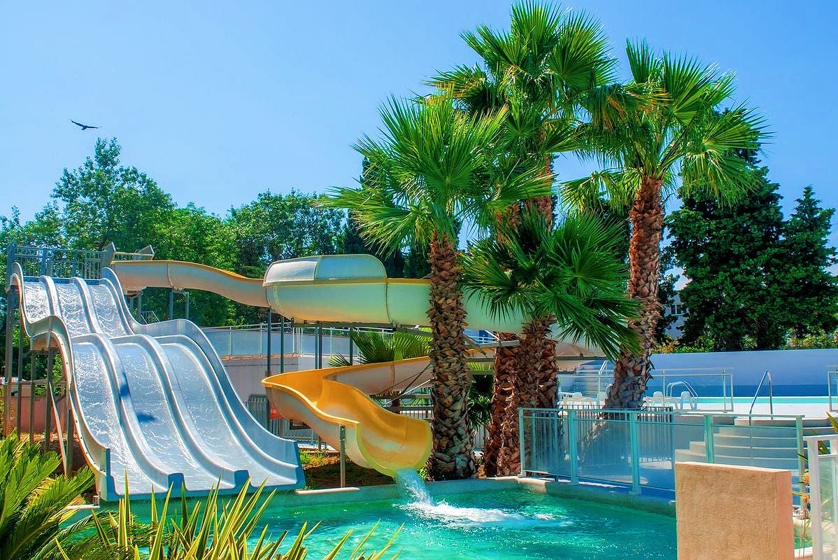 5m Height Outdoor Aqua Water Park Swimming Pool Water Theme Spiral Fiberglass Slide