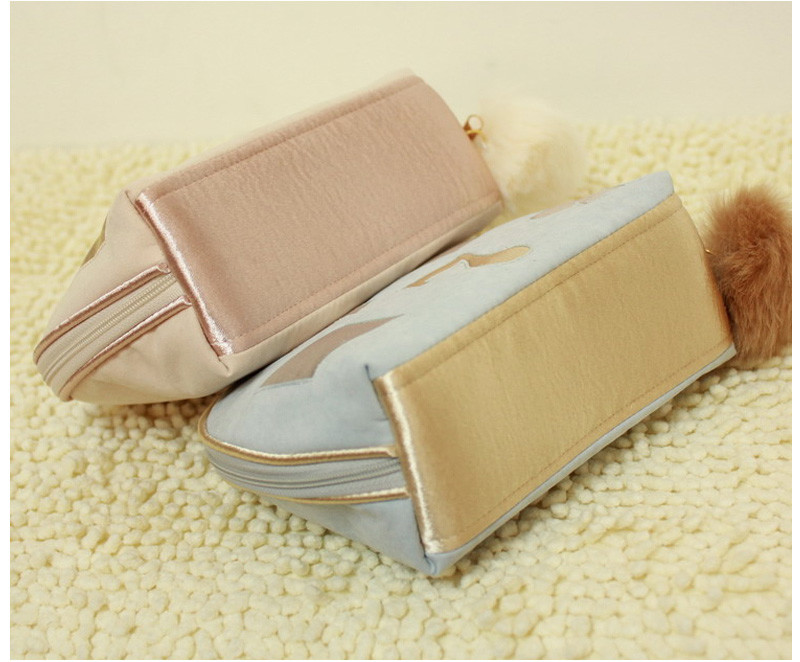High Quality Embroidery Pattern Polyester Cosmetic Travel Bag