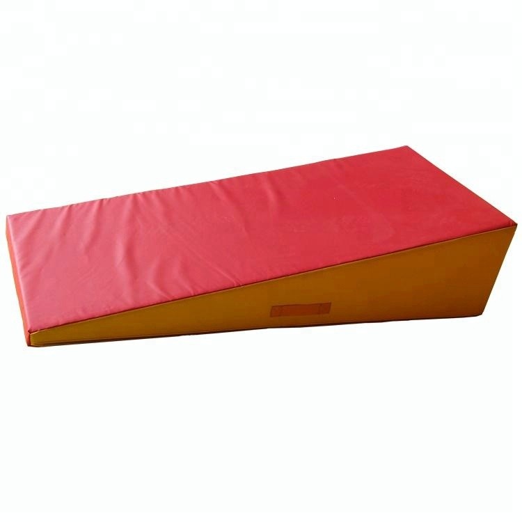 Tumbling Indoor Soft Play Toys Incline Wedge Sponge Customized Size CE Certification