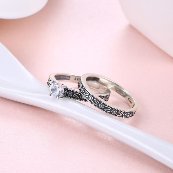 High Quality Classic 925 Sterling Silver Diamond Studded Cluster Engagement Wedding Rings Set