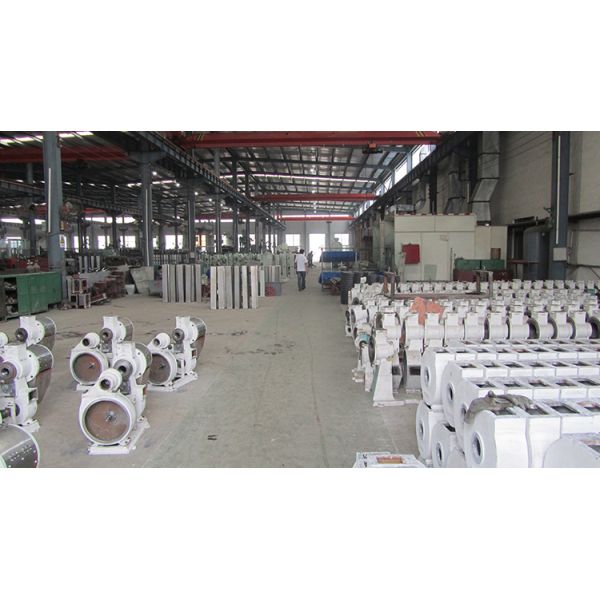LM24-2C Automatic Motor Husk Hammer For High Capacity Rice Mill 4-5.5 KW
