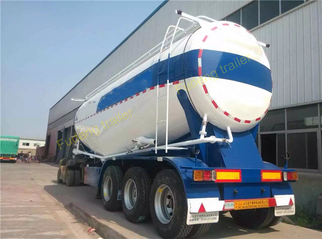 45m3 Pneumatic Dry Bulk Cement Tanker Trailer With Diesel Engine