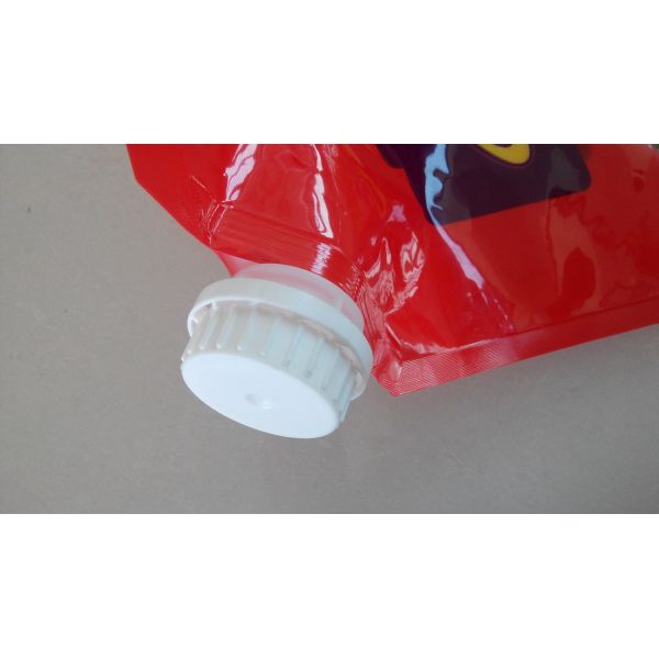 4.5L Large Red Spout Pouch Packaging