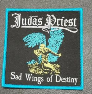 China Clothing Custom Woven Patches PMS Color Polyester Yarn Iron On Backing on sale