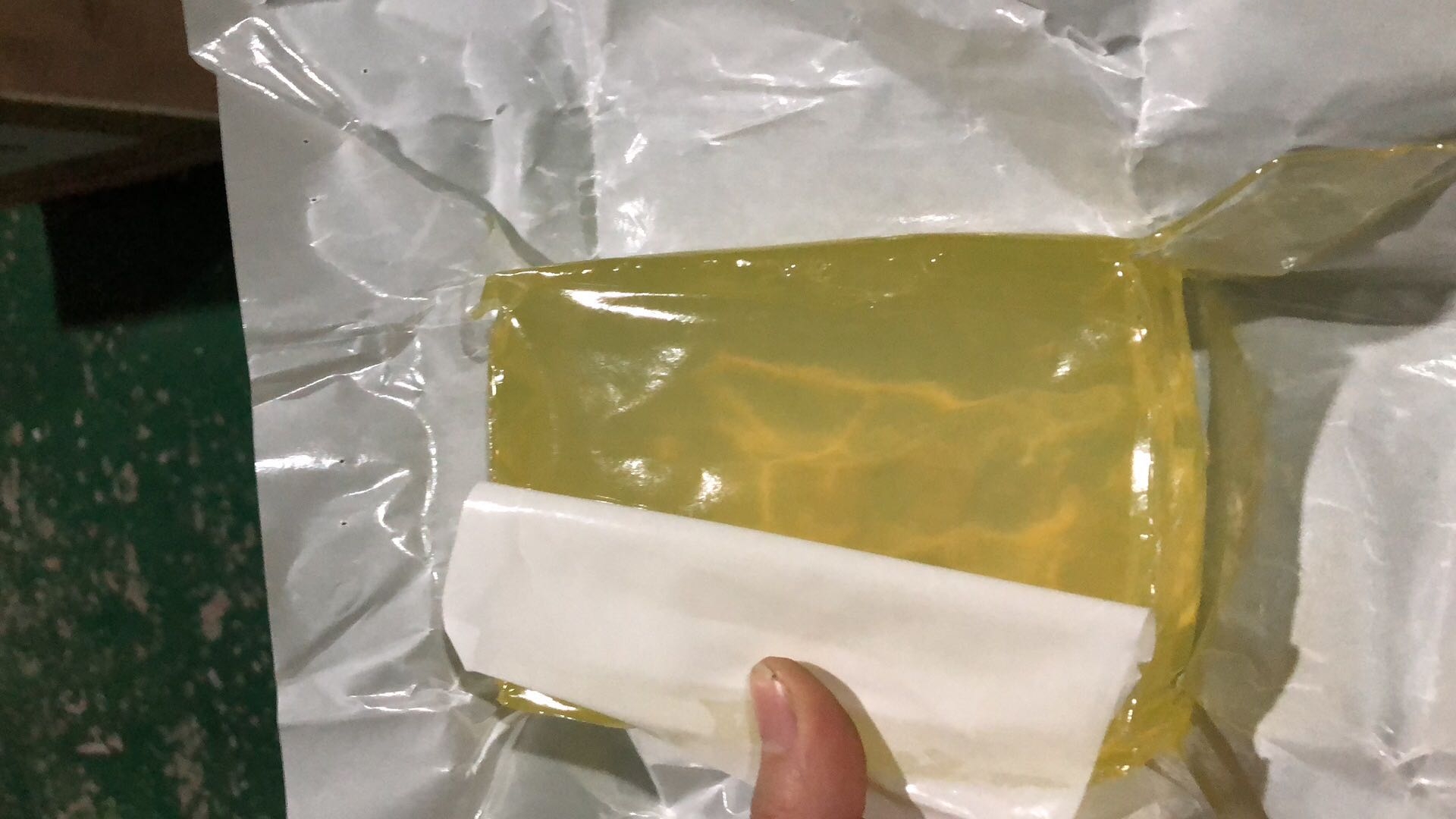 XIAMEN HOT MELT GLUE BLOCK FOR HOT-MELT GLUE GUNS