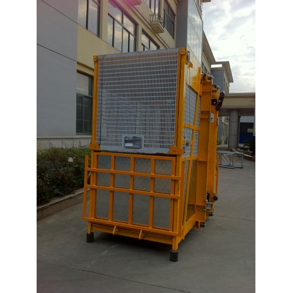 Hot Dipped Zinc 1200kg Construction Site Material Lift