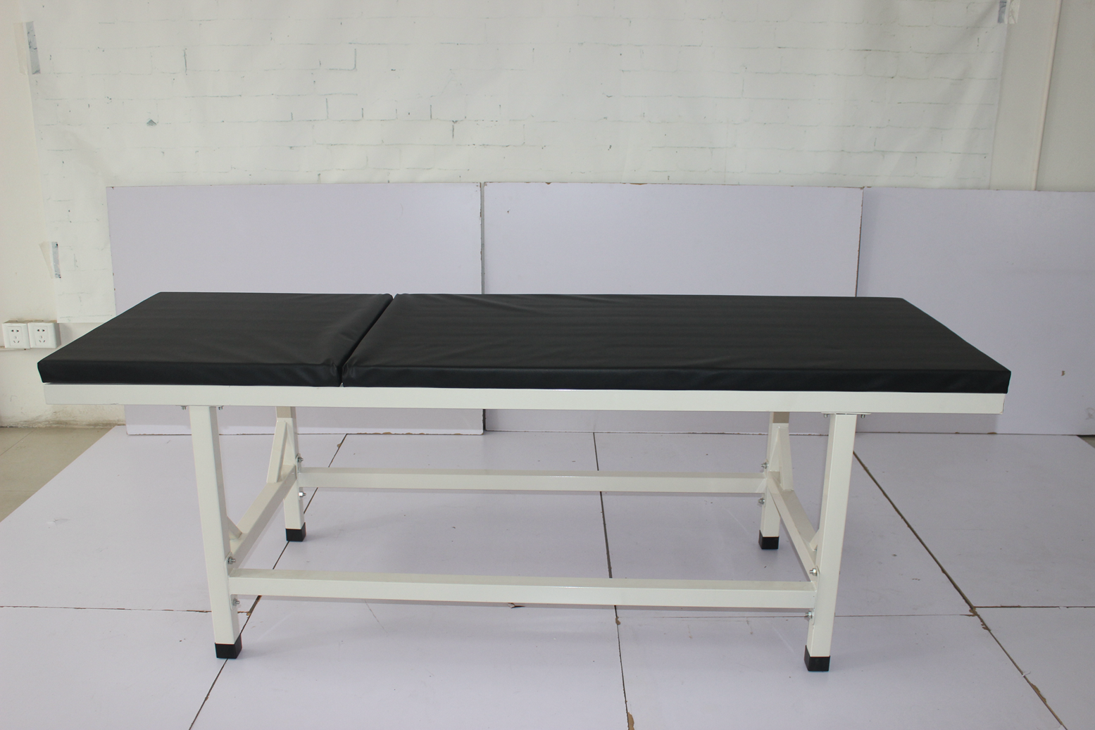 650MM Gynecological Electric Examination Beds Aluminum Alloy Black Oem