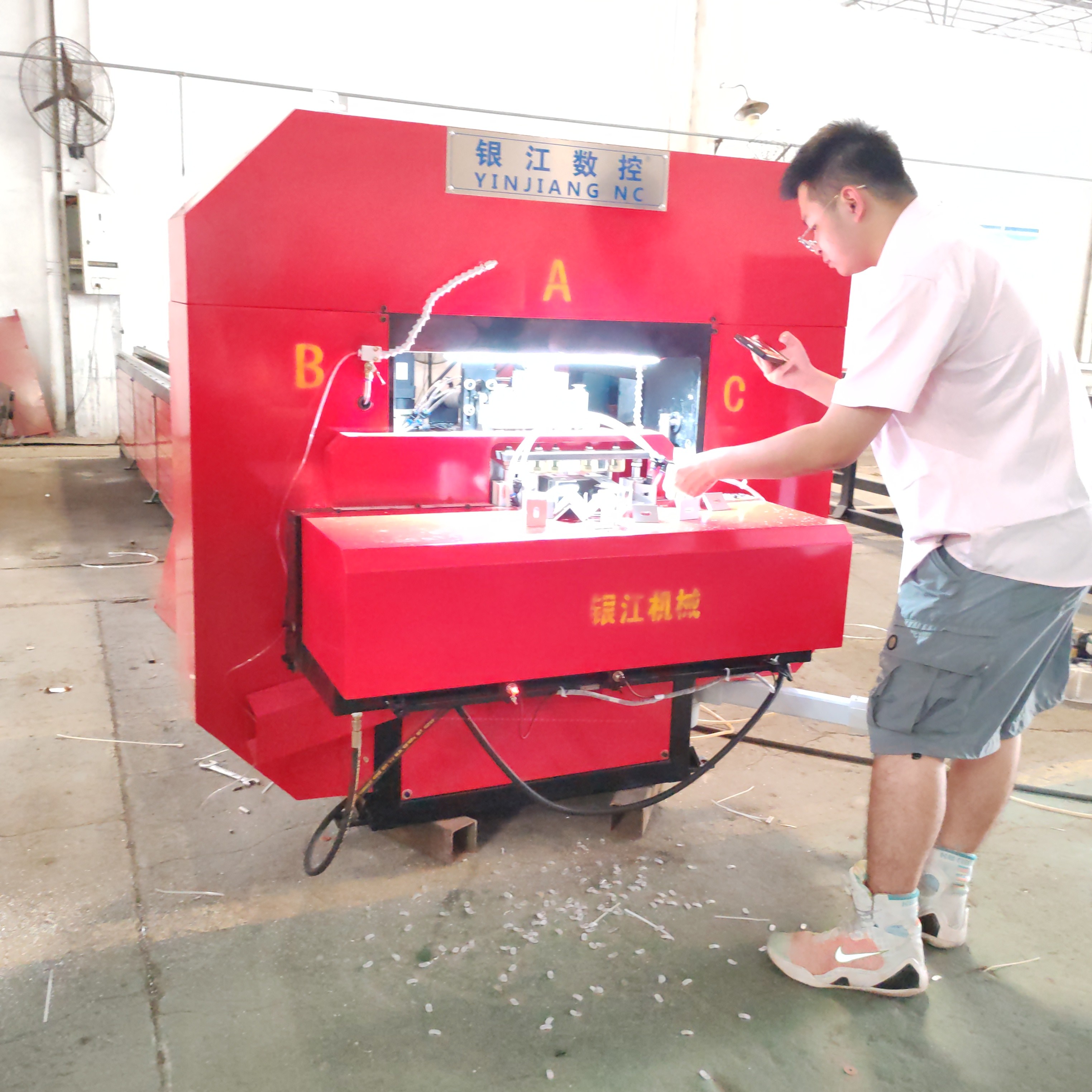 Blue Railings Guardrail Processing Machinery 5mm Steel Railings And Guardrail Cutting Machinery