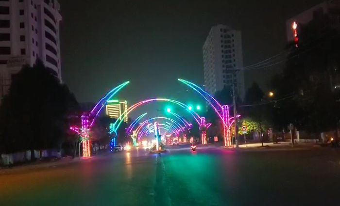 Outdoor IP67 LED Grid Screen Advertising Sign DC12V Pixel Dot 20mm Panel Size