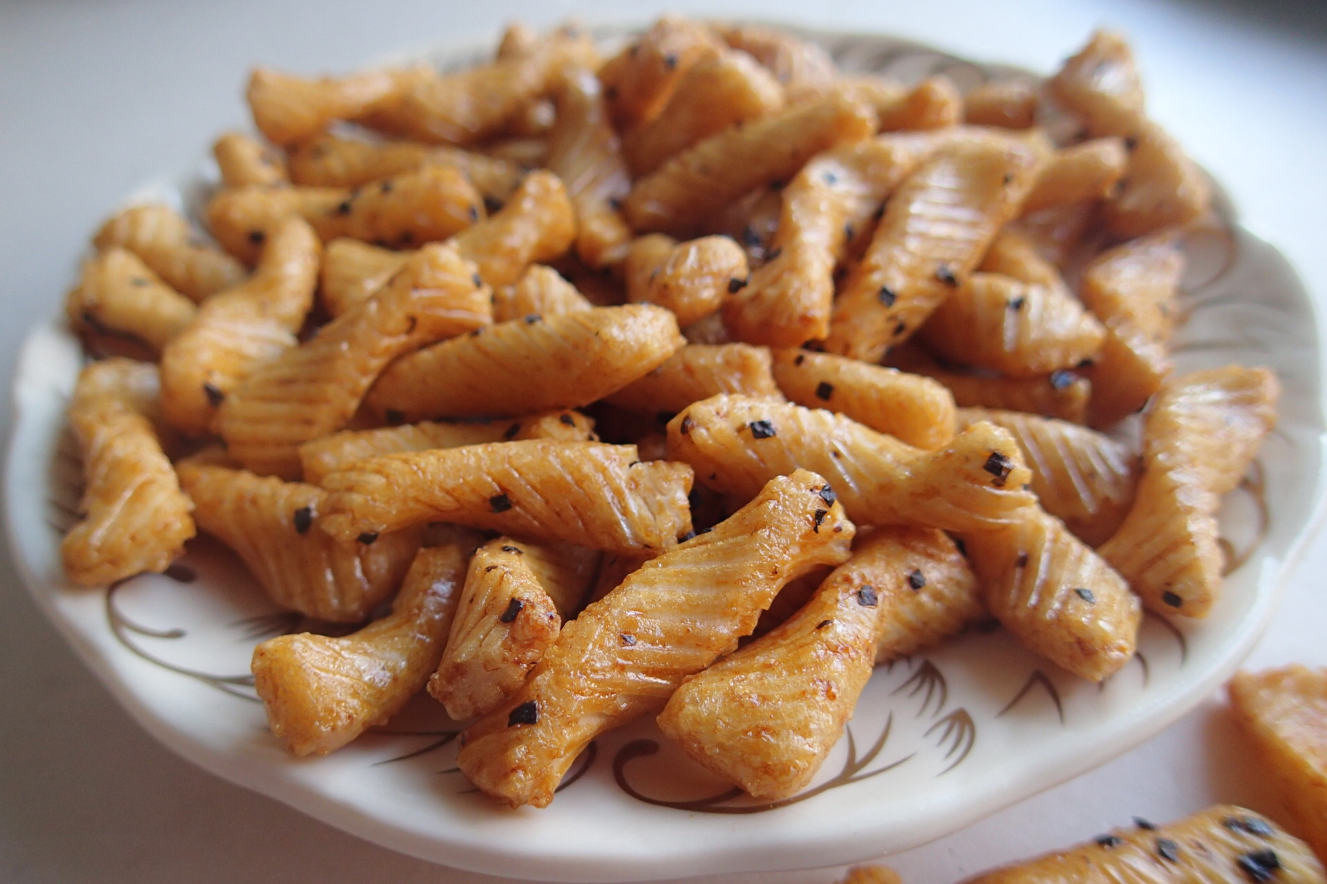 Hot salted rice crackers snack for Middle East countries mixed rice crackers