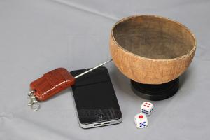 Quality Wireless Charging Slim Perspective Dice Cup Coconut Shell Material Customized wholesale