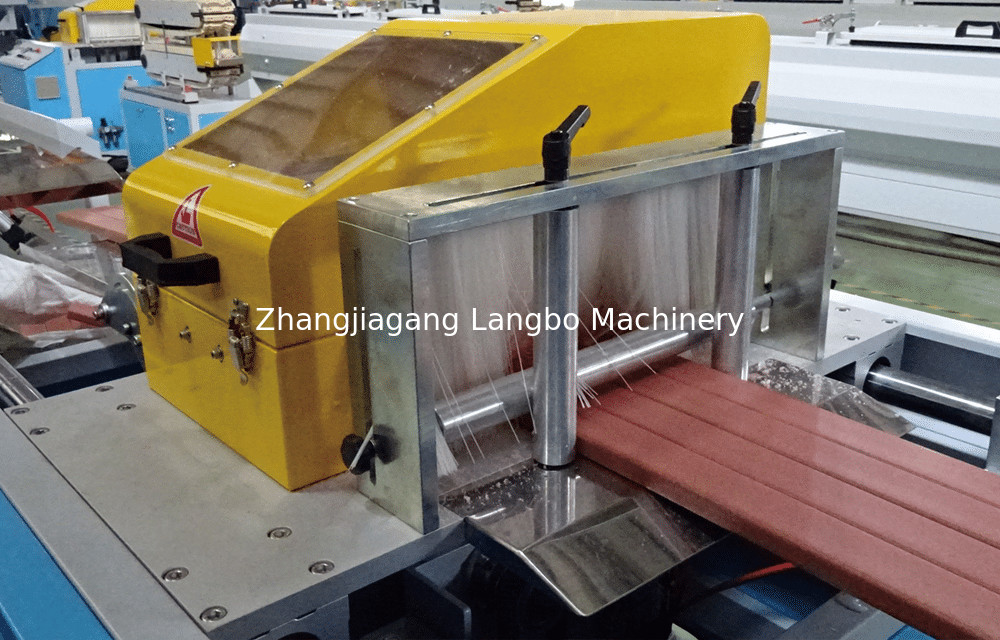 Embossed WPC Outdoor Profile Extrusion Line 400KG/H 75KW