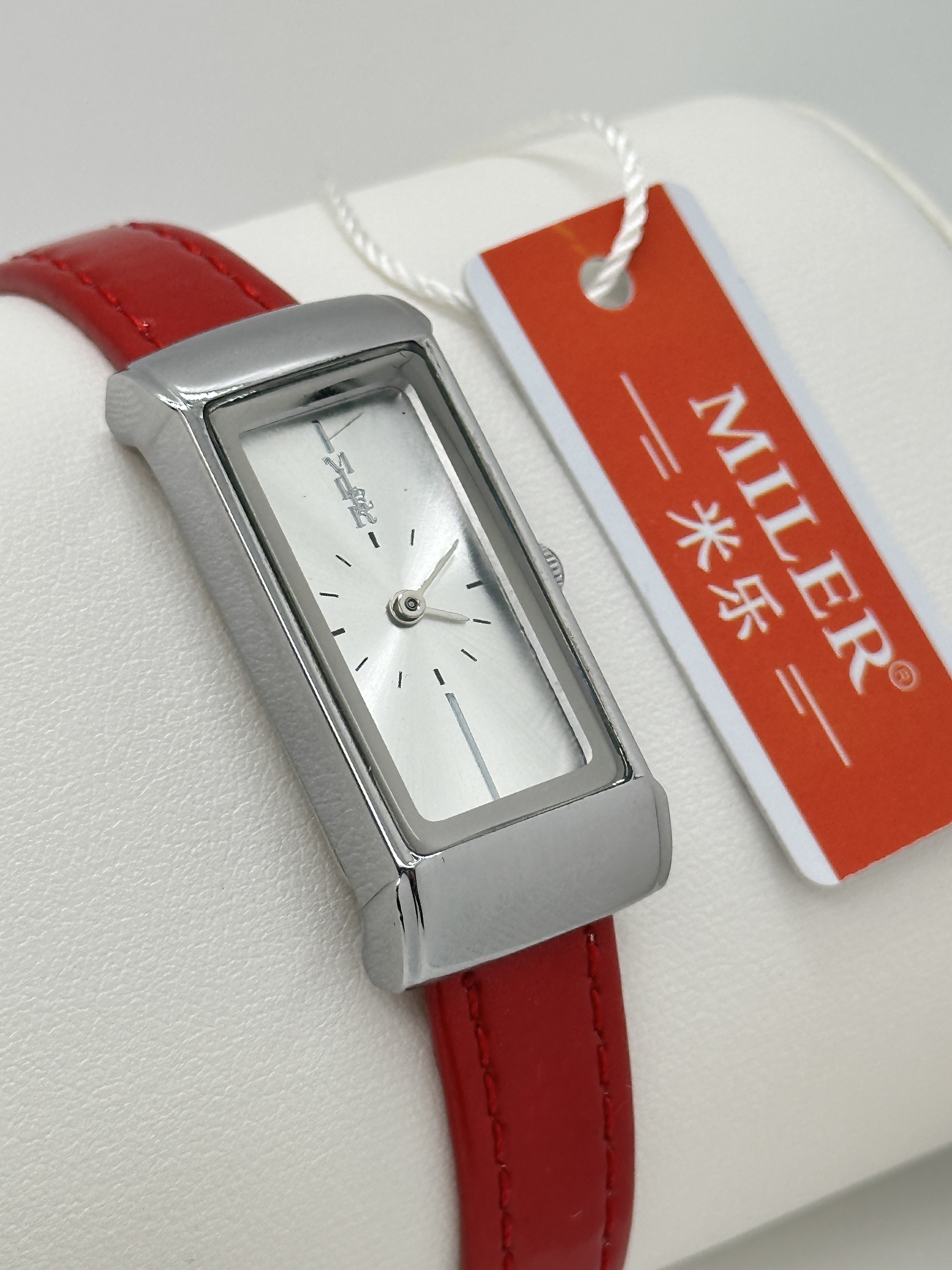 30 Meters Water Resistant Leather Quartz Wrist Watch For 18-45 Years Old