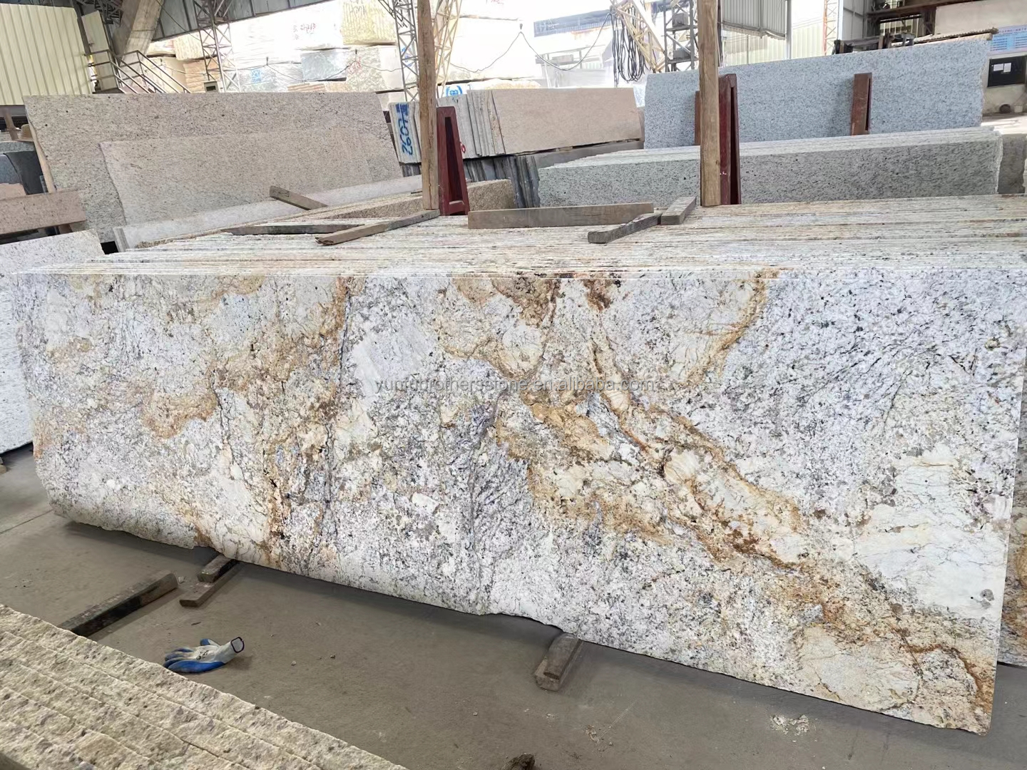 Luxury Gold Granite Stone Big Slabs Honed Polished for Villa Staircase Graphic Design