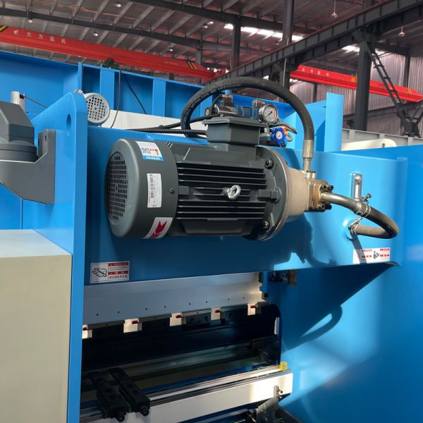 40T 1600mm Long CNC Metal Steel Plate Press Brake With Torsion Bar E21 Controller