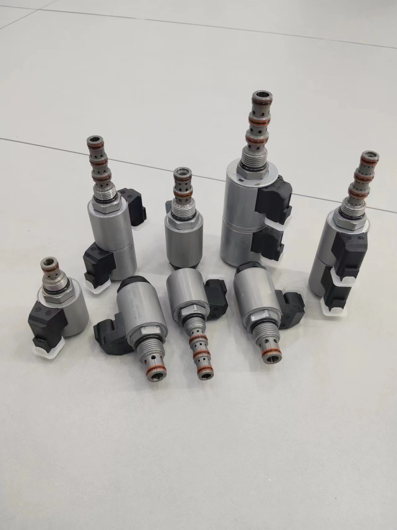 Industrial 4 Port Solenoid Valve Cartridge Electromagnetic Hydraulic Valve