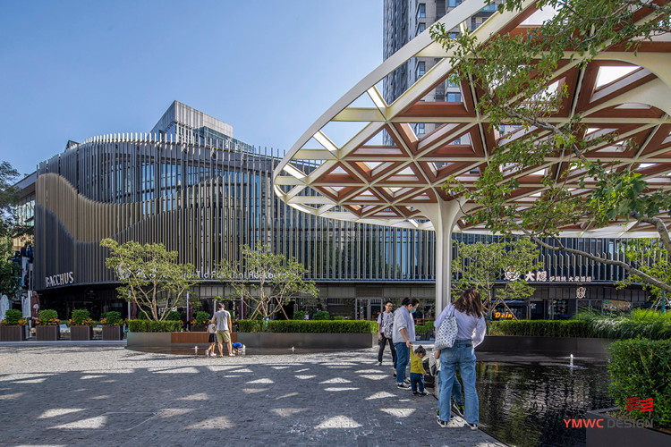 Stainless Steel Sculptural Art Pavilion with Customized Exterior and Welding Technique