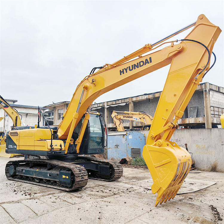 22 Ton Used Hyundai 220LC-9S Excavator with Original Hydraulic Cylinder at Affordable