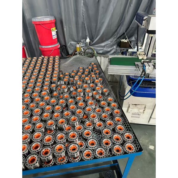 Shaft Head Car Wheel Bearing Hub Unit MR992374 Auto Parts for Mitsubishi 2DUF050-7