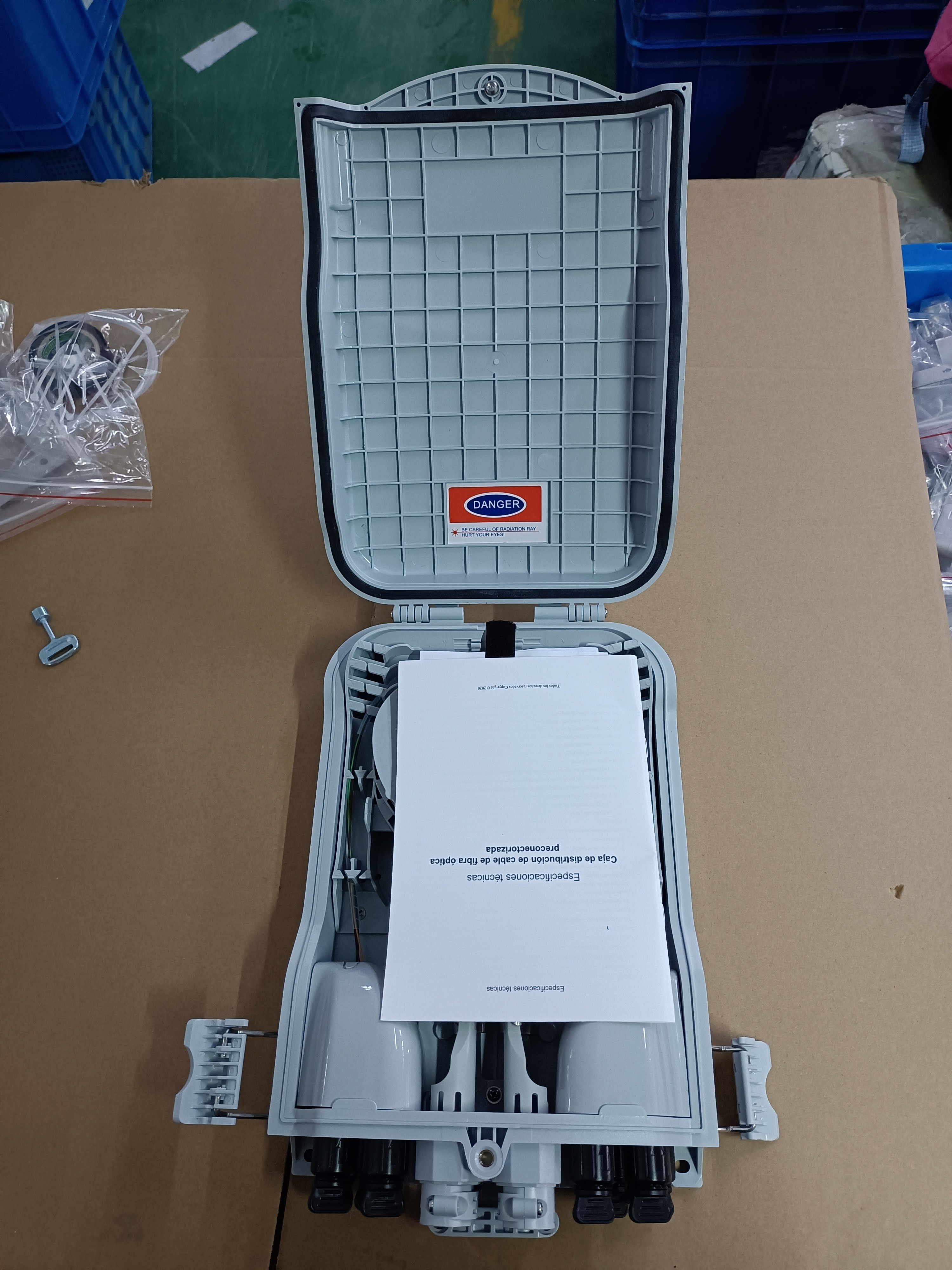 Pre-connectorized Optical Fiber Cable Distribution Box GFS-8SX IP65 319.3*214*133mm HUAWE Adapter fast connector