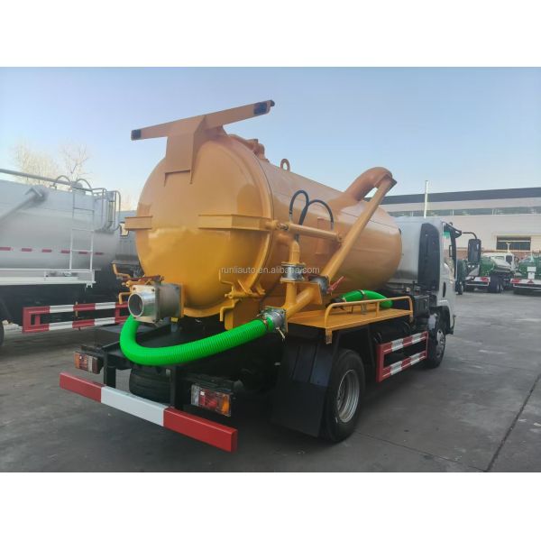 Factory Customized ISUZU 5CBM Small Mini Vacuum Suction Septic Sewage Fecal Suction Truck