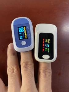Quality Small OLED Fingertip Pulse Oximeter Manual Adjustable For SpO2 Pulse Monitoring wholesale