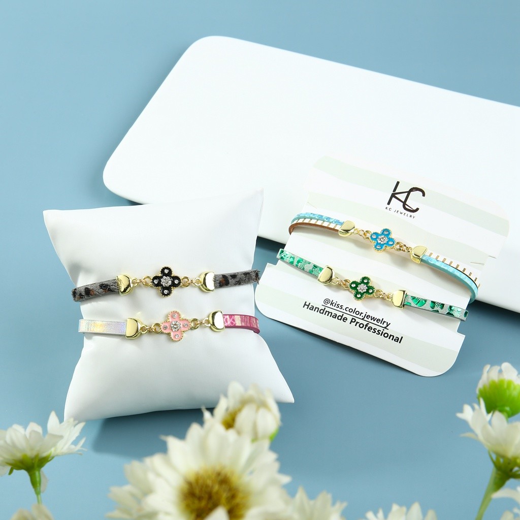 5mm Nickel Freeing PU Leather Strip Bracelet With Alloy Enamel Clover Magnets