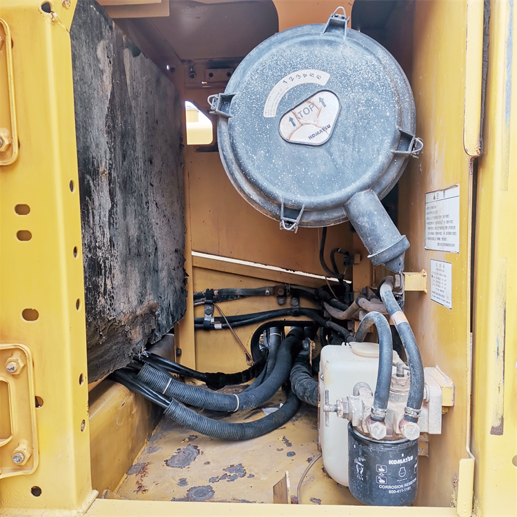 19900 KG Operating Weight Used Komatsu PC200 Excavator with Original Hydraulic Valve