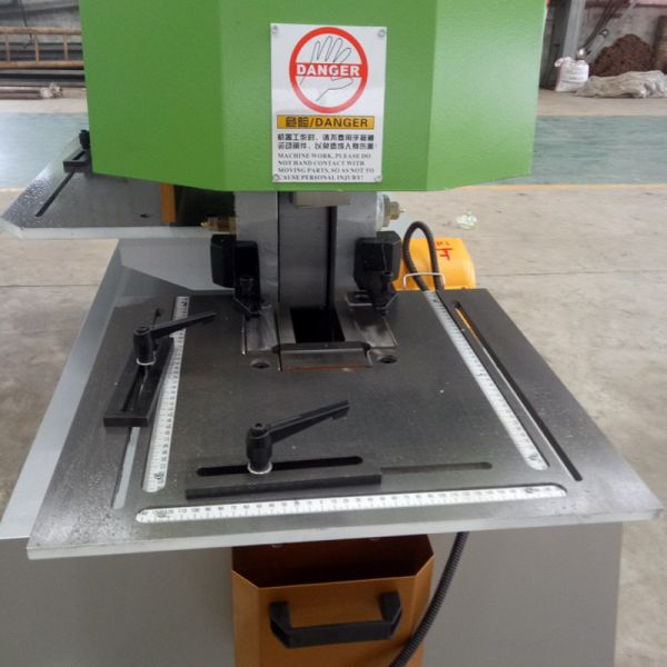 90T 120T Hydraulic Punching And Shearing Machine 5500w 80mm 65 Ton Ironworker
