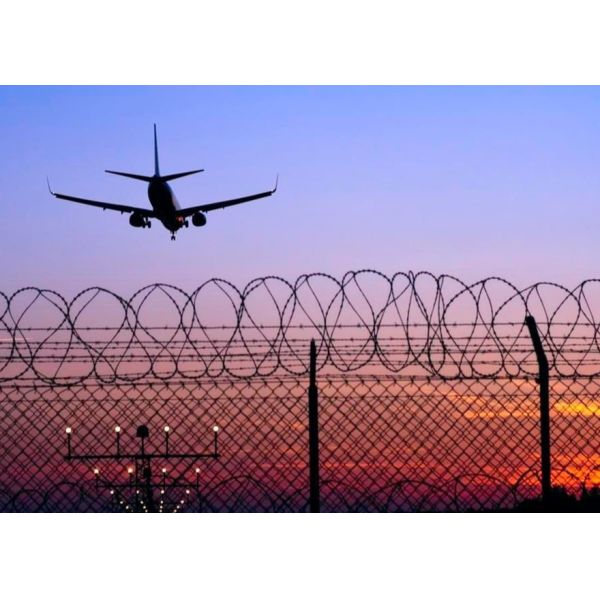 Hot Dipped / Electro Galvanized Cyclone Wire Mesh Garden Security Fence Chain Link Fence