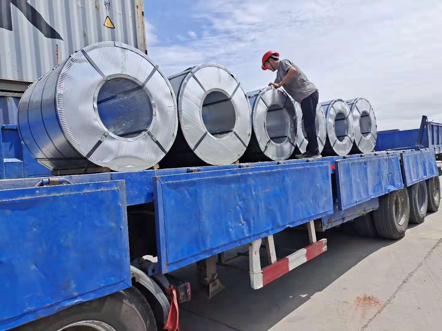 Strength Steel Plate 4 26 28 Gauge Galvanized Steel GI Coil Metal Sheet Hot Dipped 0.12-6mm Galvanized Steel Coil GI Zinc