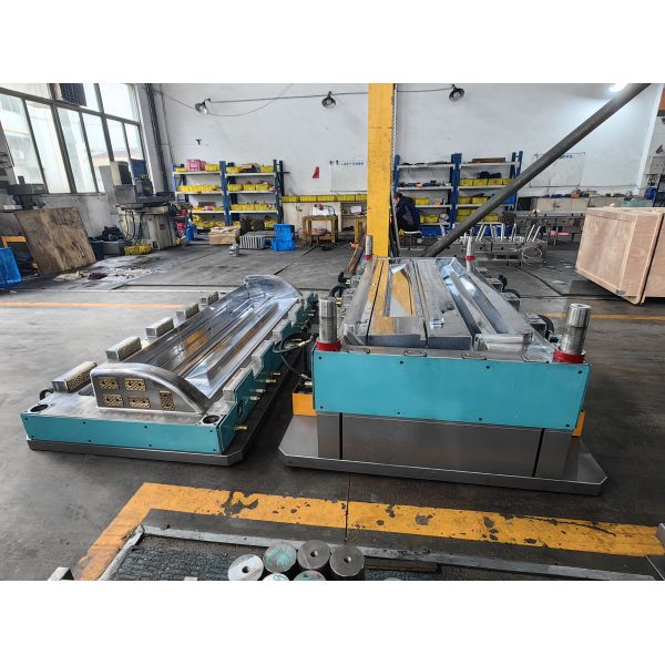 SMC Vehicle Lamp Bracket Compression Mold 500000 Shots Life