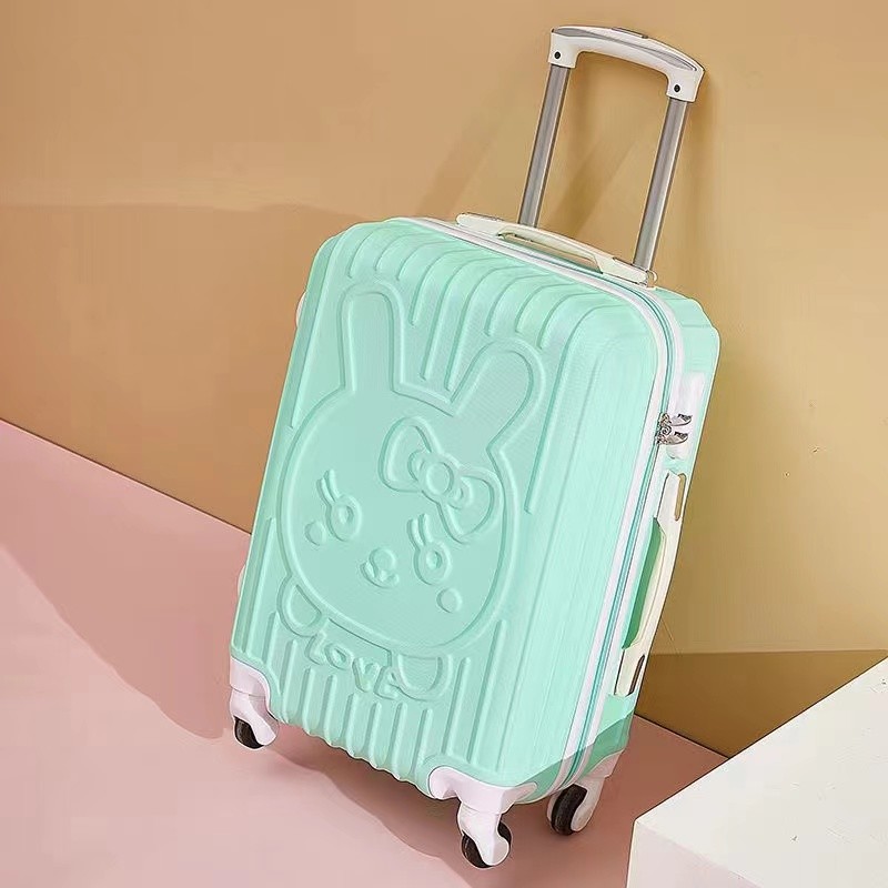Glamorous Getaways: Fashionable Girls' Travel Set with Integrated Beauty Organizer