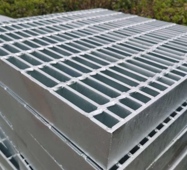heavy steel grating