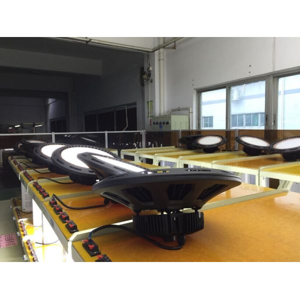 200 Watt UFO High Bay Light for industrial application Lumileds 3030 Chip IP65