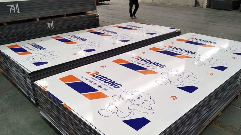 High Gloss Aluminum Composite Panel With PVDF Coating Ultimate Protection For Your Building S Surface