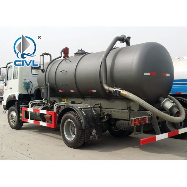 HOWO 4*2 12,000 Liters Heavy Sewage Suction Truck , White Color Vacuum Suction Truck