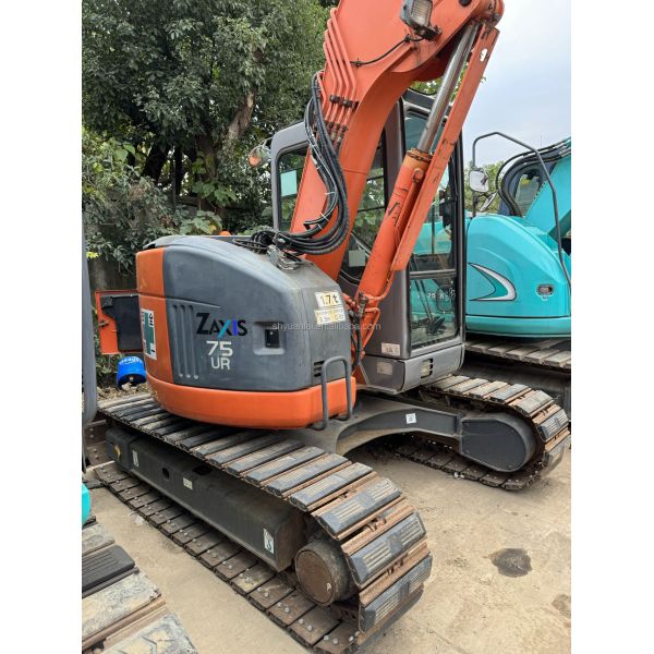 0.4m3 High Work Efficiency 7000KG Hitachi ZX75U Excavator